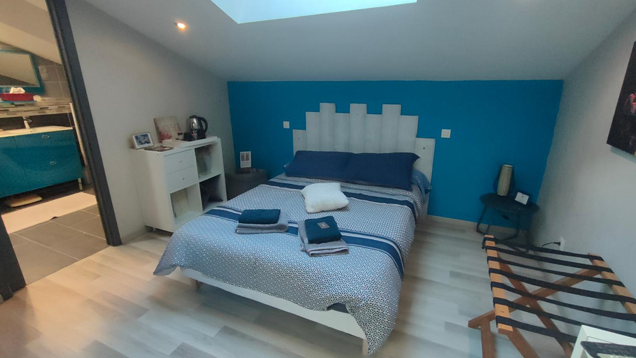 Bedroom 4, Chambre privative - LOFT2 Descartes, Sarthe
