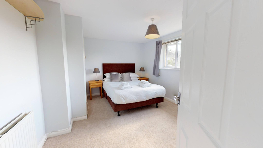 Bedroom 3, Taphouse Avenue Witney holiday home, Oxfordshire
