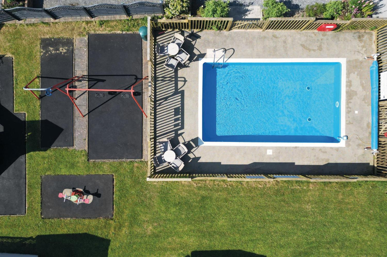 Others 2, The Studio - 1 Bedroom Cabin - Amroth, Pembrokeshire
