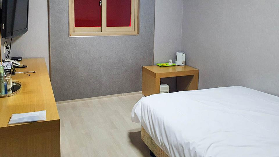 Bedroom 2, J Hotel, Jeongseon