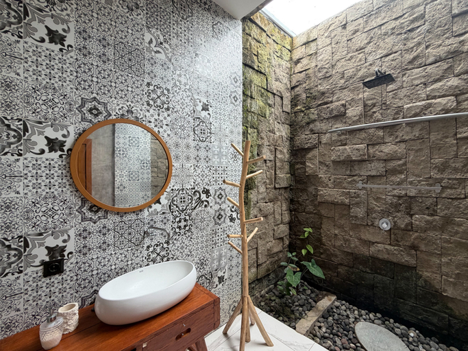 Bathroom 3, The Lavana Villa Umah Adit, Gianyar