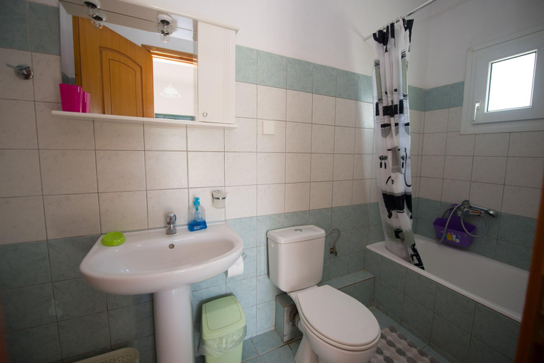 Bathroom 4, S C Kosmos Beach Resort, Ionian Islands