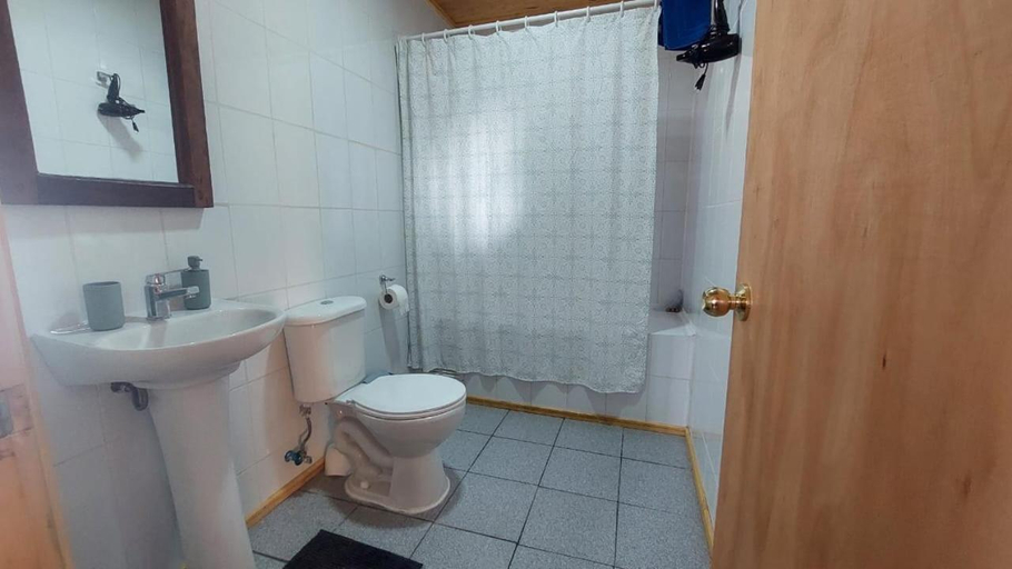 Bathroom 3, Cabanas & Habitaciones Del Alto, Palena