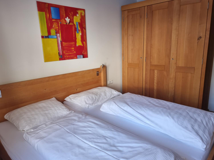 Bedroom 3, Suitenhotel Alpin, Bludenz