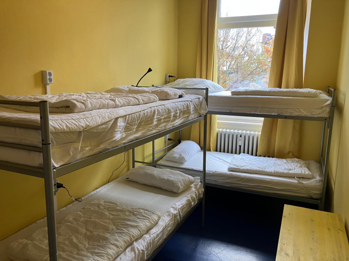 Others 5, instant Sleep Backpacker Hostel, Hamburg