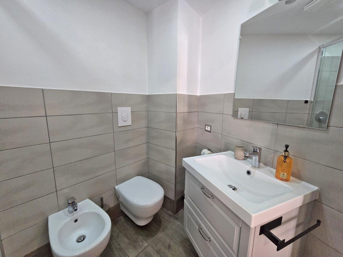 Bathroom 5, GIULIA'S GUESTHOUSE, Rome