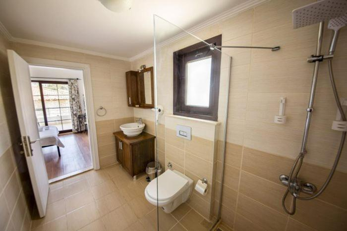 Bathroom 5, Club Merla Hotel, Kaş