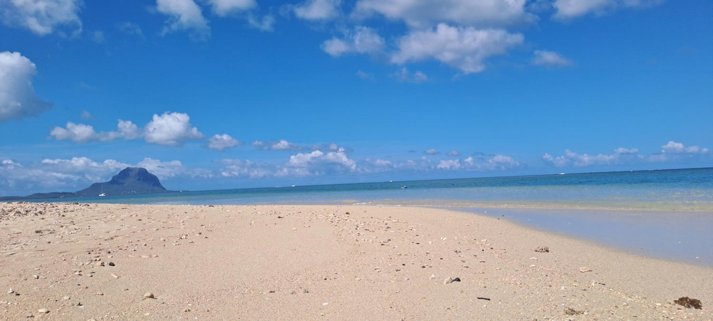Beach, Les Villas Thorel - Gulachi, Black River
