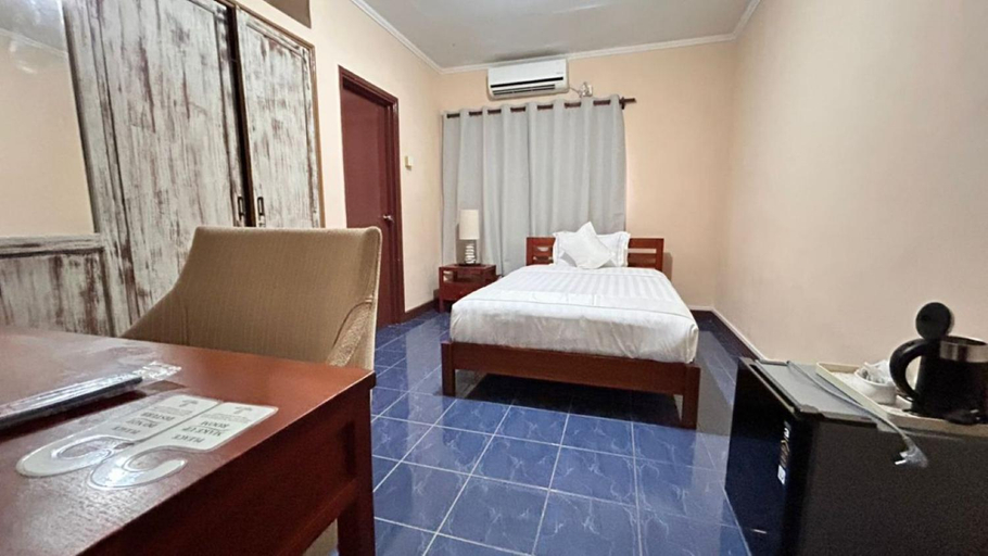 Bedroom 3, Sunset INN by Pro-Ema, Dili