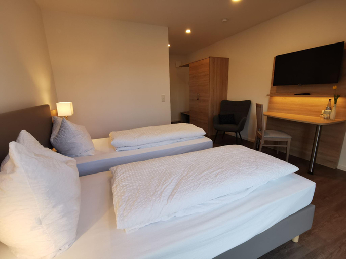 Bedroom 4, Hotel zur Erholung, Stade
