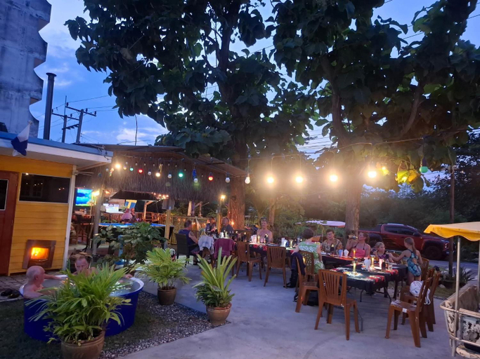 Food & Drinks, Harry's Beach Club, Muang Rayong