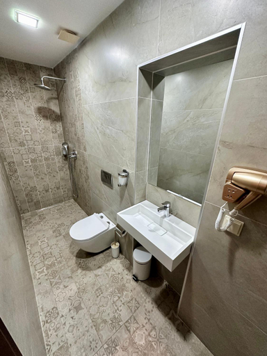 Bathroom 2, Hotel Ponti, Vidin