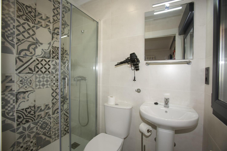 Bathroom 3, Apartamentos La Cueva - Onis, Asturias