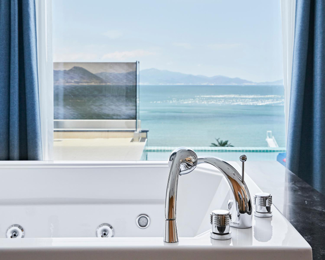 Bathroom 5, Yeosu Blue Mango Pool Villa & Resort, Yeosu