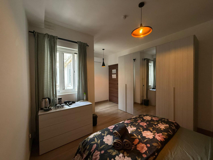 Bedroom 5, Airport Stay Comfortable accommodation with own bathroom Easy access