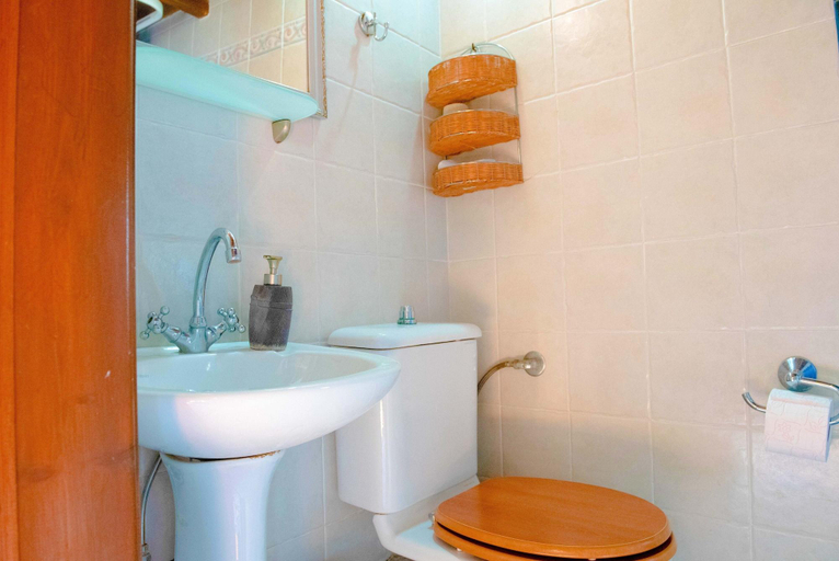 Bathroom 3, Chrissi Nefeli, Thessaly