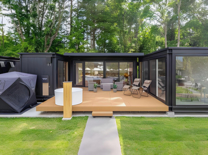 Exterior & Views