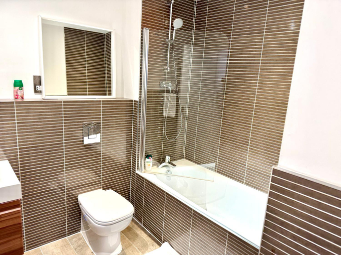 Bathroom 2, Queens House Apartments Coventry, Coventry