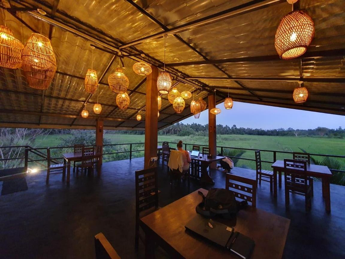 Food & Drinks 2, Nirvaan Safari Lodge, Nochchiyagama