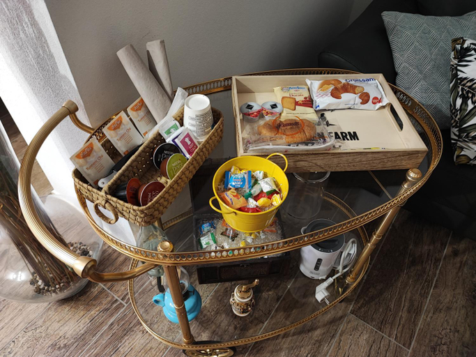 Food & Drinks, Living G Room, Cagliari