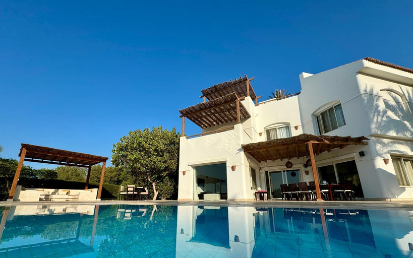 Sport & Beauty 2, Villa with 5 bedrooms & 4 bathrooms - private heated pool, Al-Ghurdaqah 2