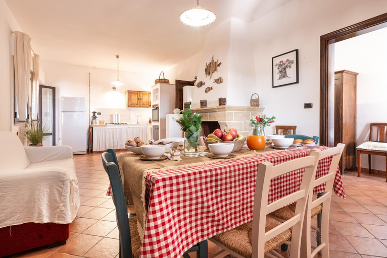 Others 4, Villa Li Munti con piscina, Lecce