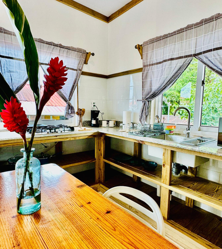 Food & Drinks, Annies Apartments on 6th Street, Bocas del Toro