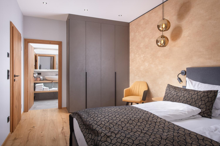 Bedroom 2, Luxury Apartments "R6 Tegernsee", Miesbach