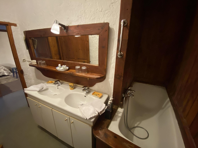 Bathroom 3, Maison d’hotes les Means, Alpes-de-Haute-Provence