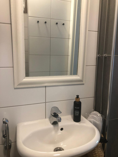 Bathroom 2, Haus Anna, Satakunta