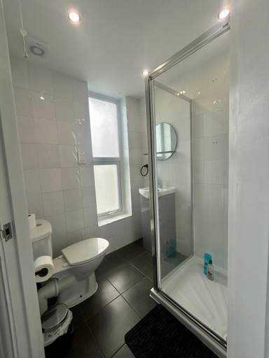 Bathroom, Sheil Road Studios - Be My Guest Liverpool, Sefton