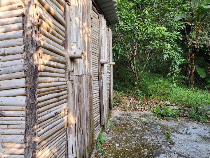 Others 5, Hobo Huts by the Riverside, Bageshwar