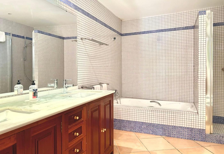 Bathroom 4, Beachhouse 2min to the sea with pool & wonderful garden, Baleares