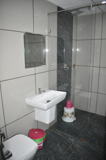 Bathroom 5, Nature Clouds Resort, Idukki