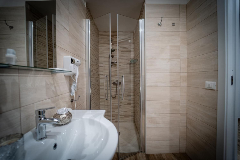 Bathroom 3, B&B SAN LORENZO, Cosenza