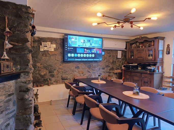 Food & Drinks 4, Camere de inchiriat La Locanda, Dubova