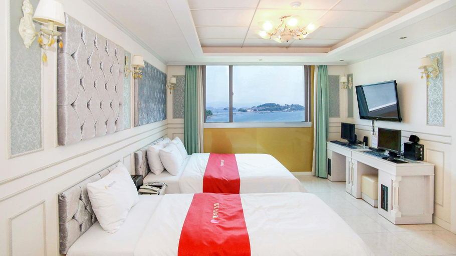 Bedroom 2, Yeosu Haevichi Hotel, Yeosu