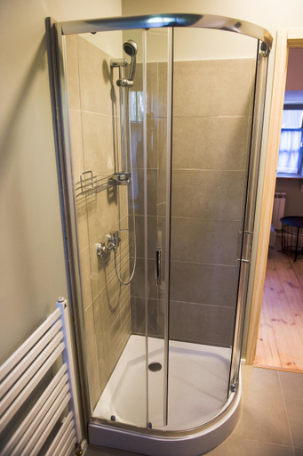 Bathroom 3, Jada Goscie, Pszczyna