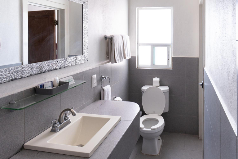 Bathroom 2, Hotel Casablanca, Durango