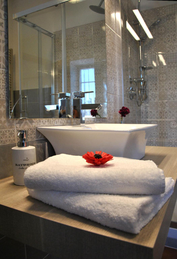 Bathroom 3, Casale Acquasanta, Rome