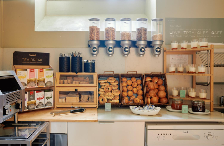 Food & Drinks 5, The Gspot Hostel, Lisbon
