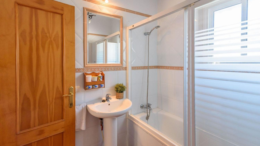Bathroom, Villa Manolo Torrox by Ruralidays, Málaga