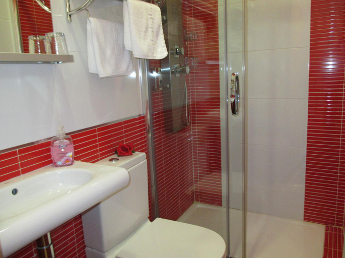 Bathroom 4, Madrid City Rooms, Madrid
