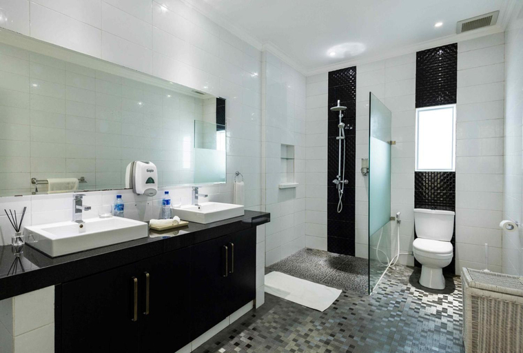 Bathroom 4, Charming, Villa Sofie - Central Sanur with Refreshing Pool, Denpasar