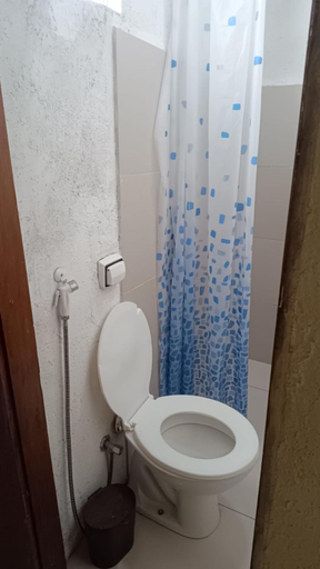 Bathroom 2, Casa Dos Artistas, Itatiaia
