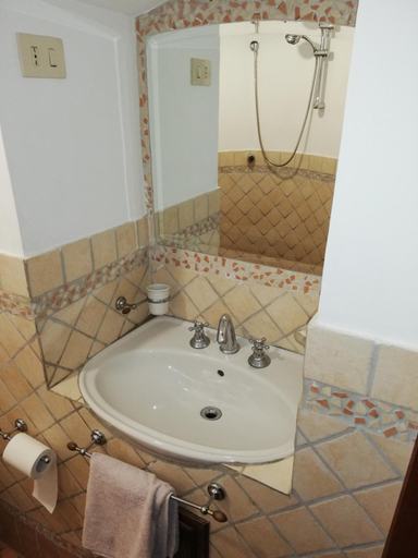 Bathroom 2, Casa Camino, Rome