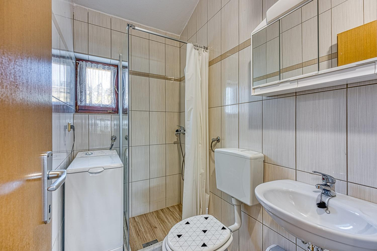 Bathroom 2, Silver Cherry Apartments, Jasenice