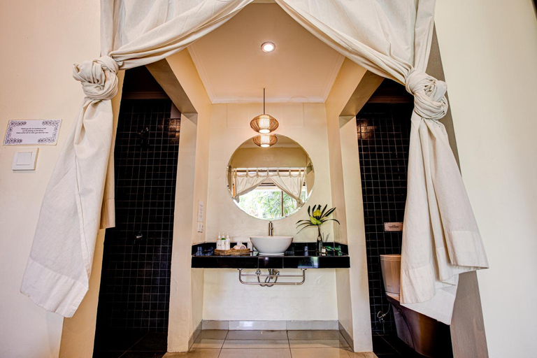 Bathroom 4, The Gaya Ubud by Green Field, Gianyar