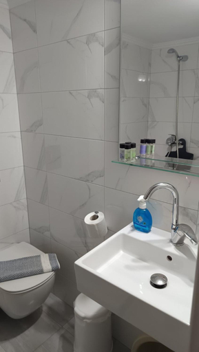 Bathroom 2, VASO'S APARTMENTS, Peloponnese