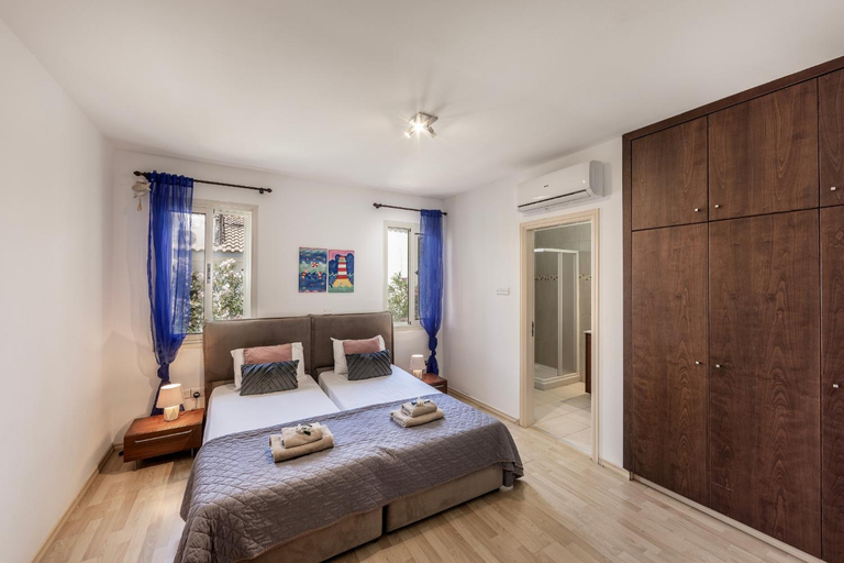 Others 1, Villa Adalia